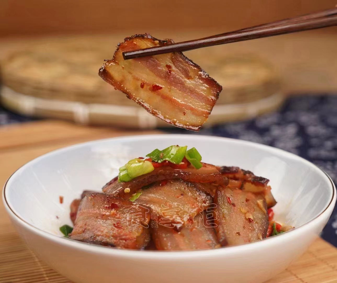 餐桌上的湖湘肴腊肉