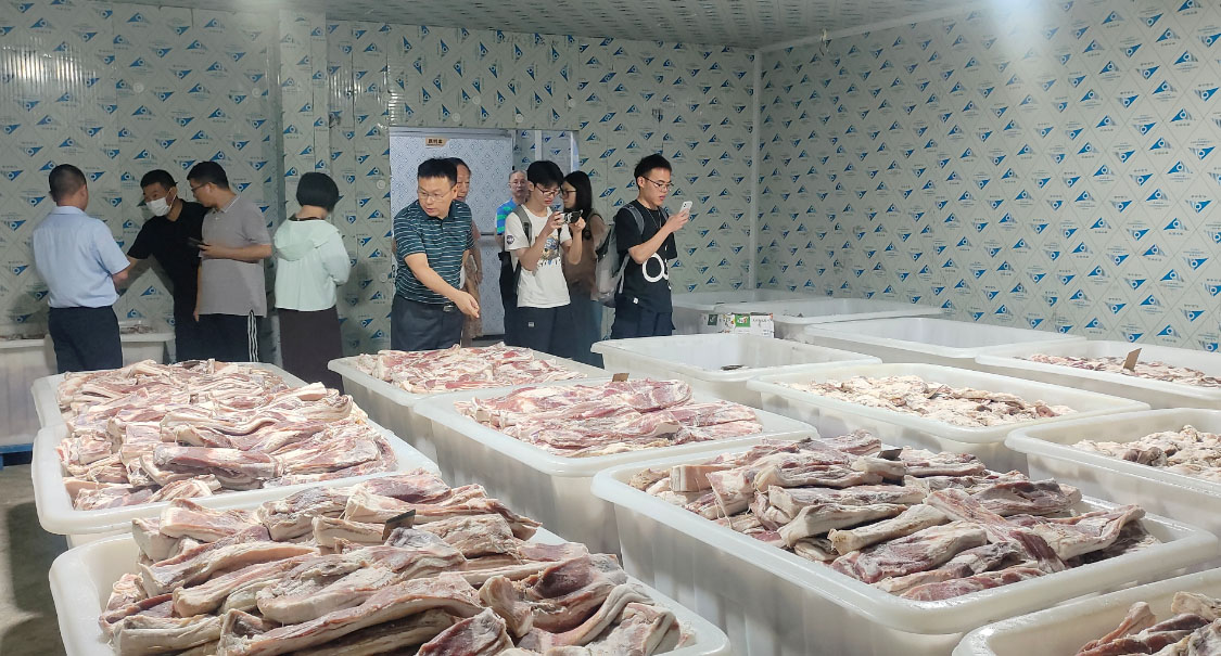 模拟安化冬至气候的湖湘肴腊肉腌制车间